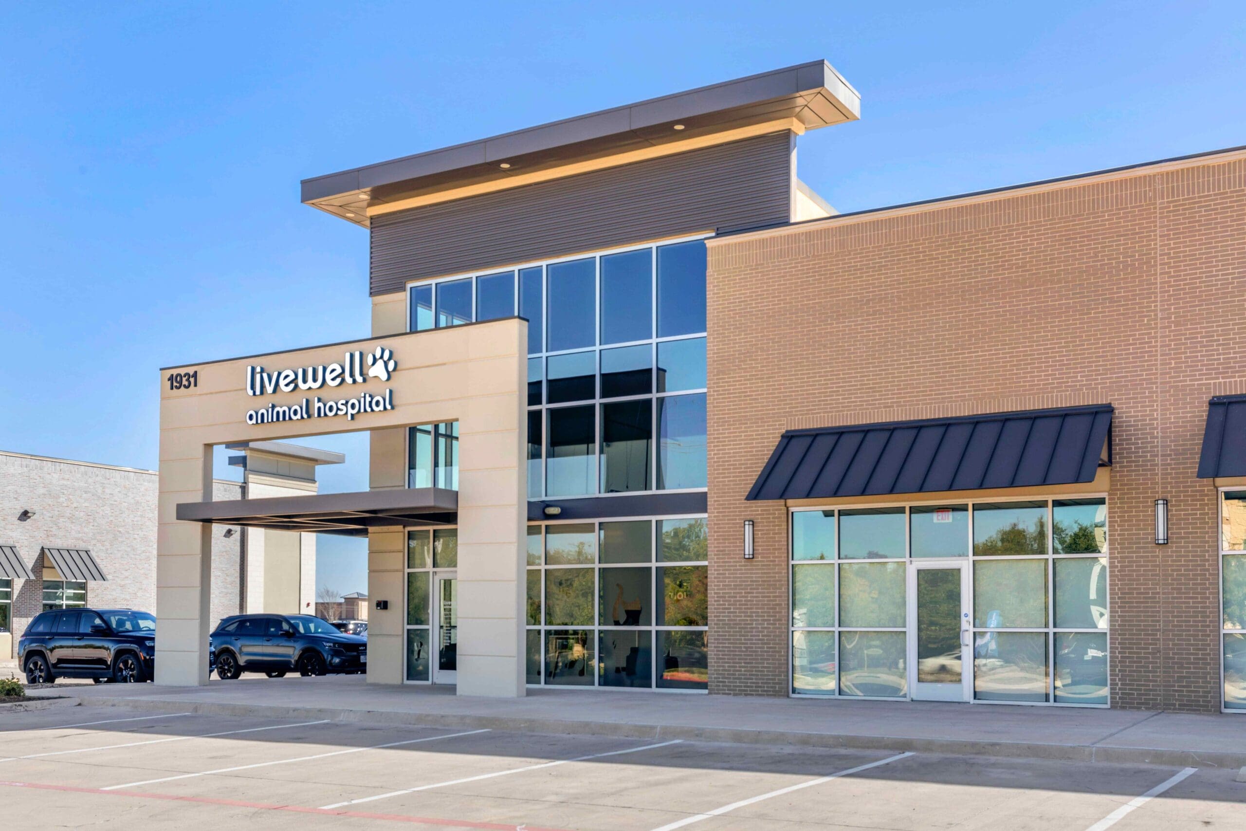 The outside of the Livewell Animal Hospital of Little Elm